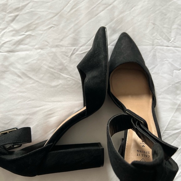 Black heels from Spring. Wore them once. Too big on me - Picture 2 of 3